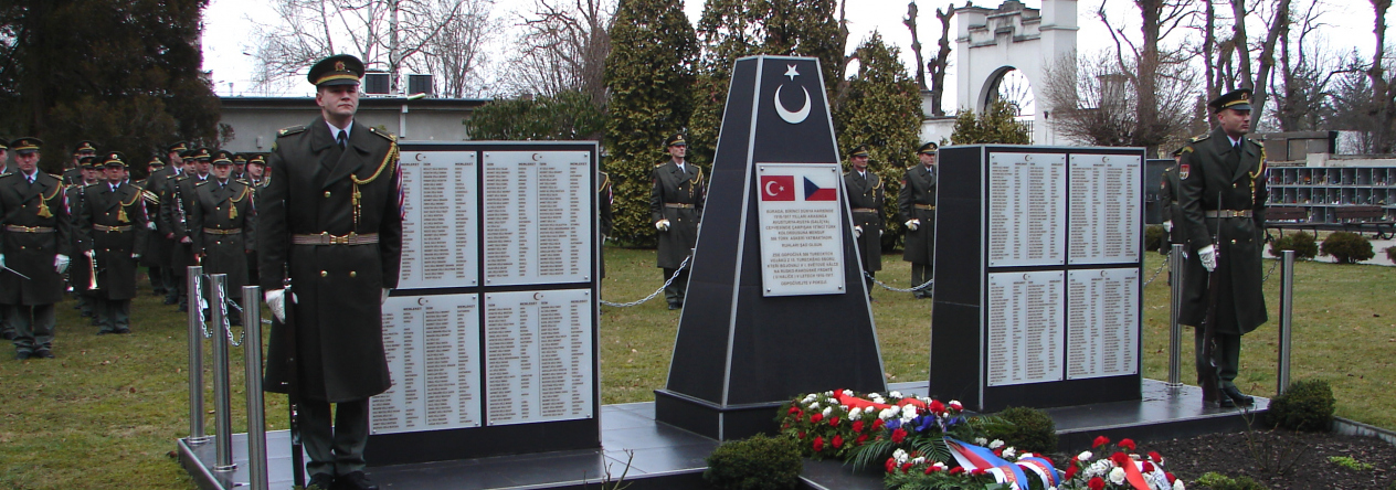 Společný hrob tureckých vojáků na Městských hřbitovech v Pardubicích