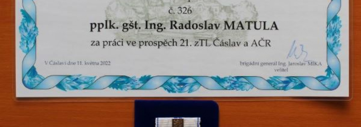 Pamětní odznak udělený pplk. gšt. Ing. Radoslavu Matulovi